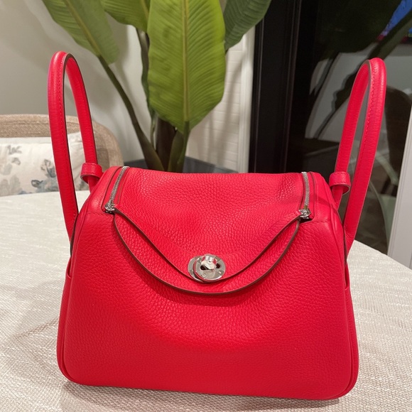 Hermes Handbags - Brand New Hermès Lindy S3 size 26